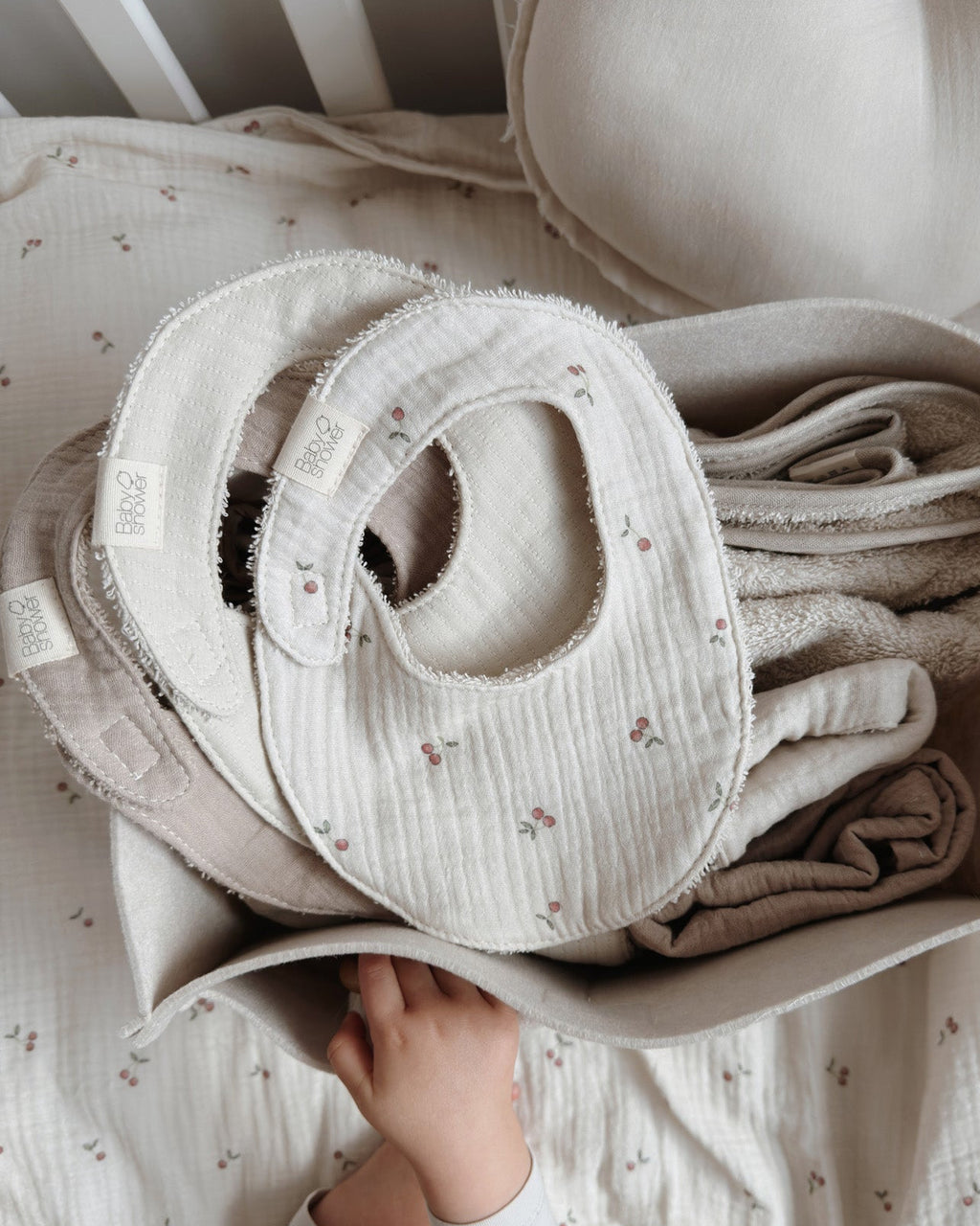BABY SHOWER | bavaglia ciliegine