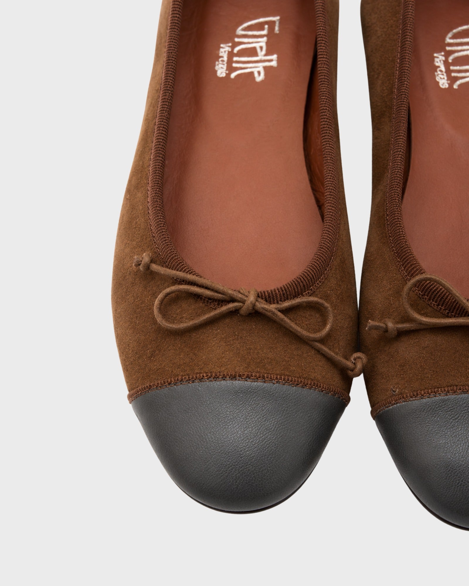 GIELLE | ballerina camoscio punta nappa
