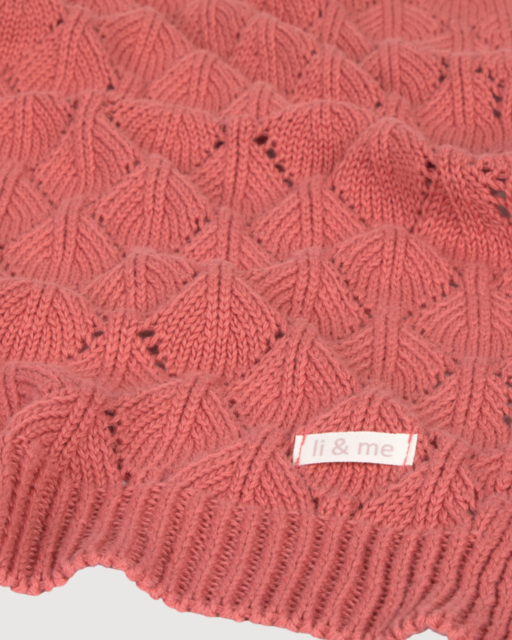 LI & ME | coperta traforata