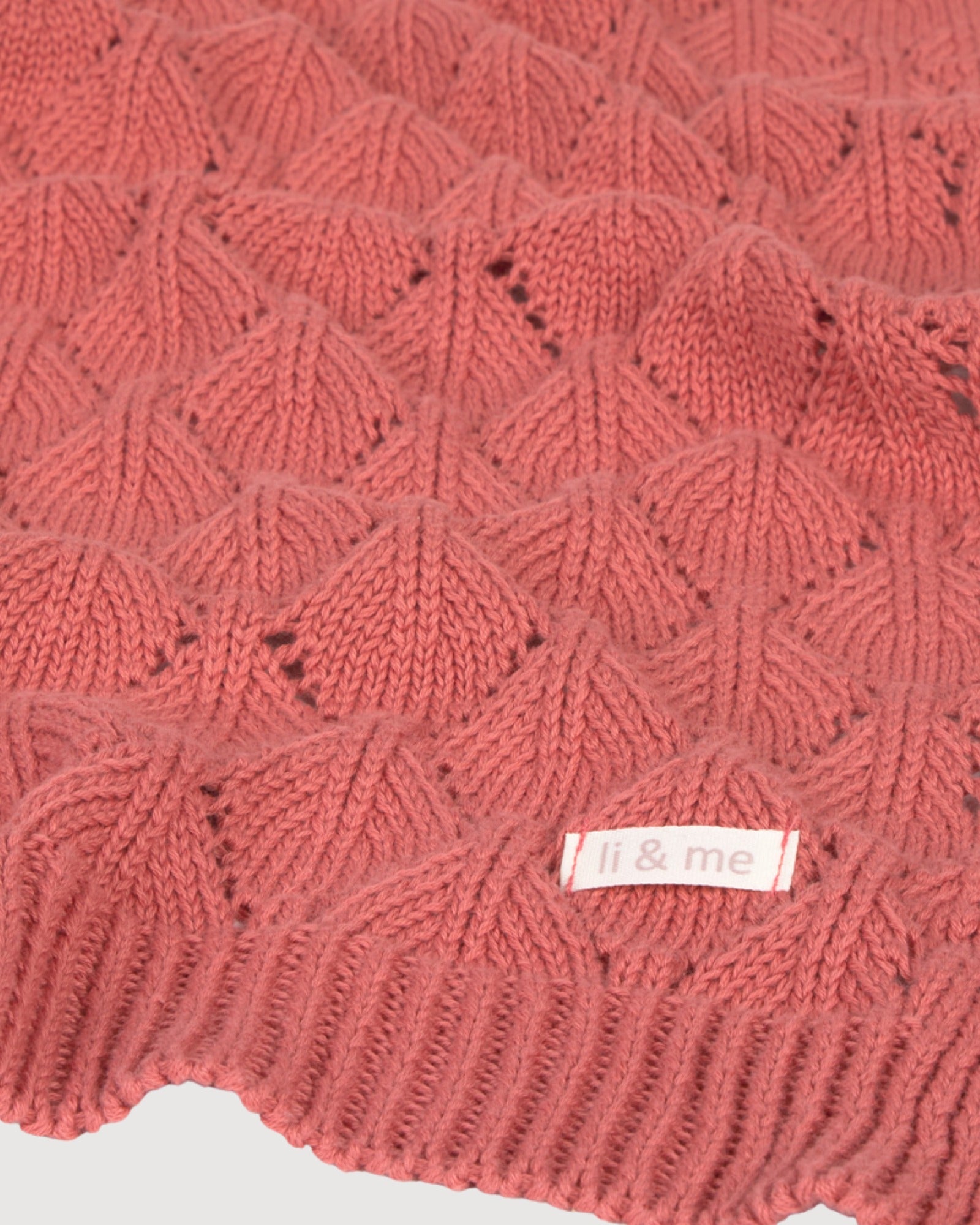 LI & ME | coperta traforata